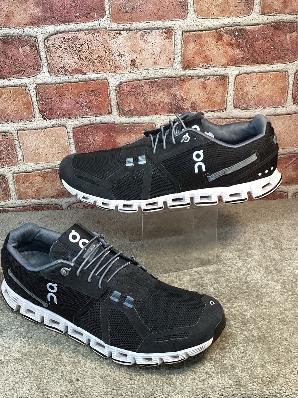 On Cloud on Running men’s running shoes sneakers size 9.5